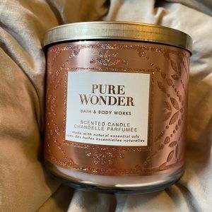 Bath & body works 3 wick candle - pure wonder